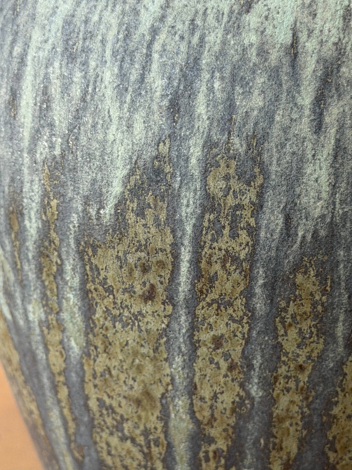 Bordeaux Vase: Thunderstorm