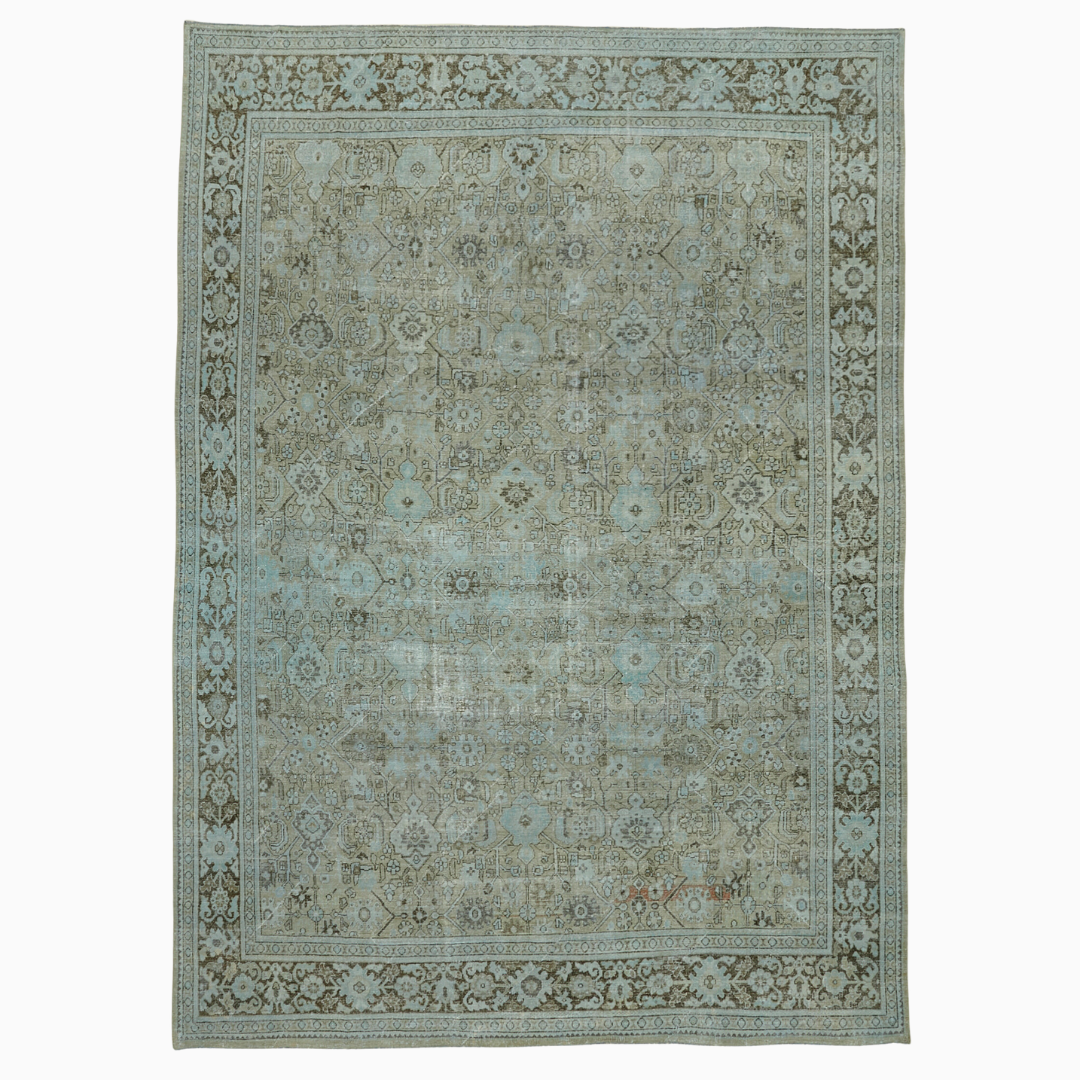 Beau Vintage Turkish Rug 13'1
